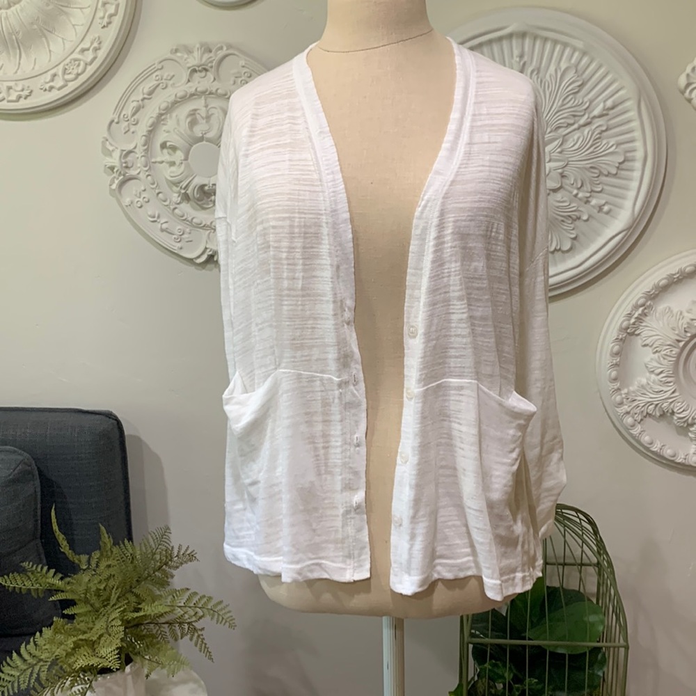 Light-weight cardigan/sweater